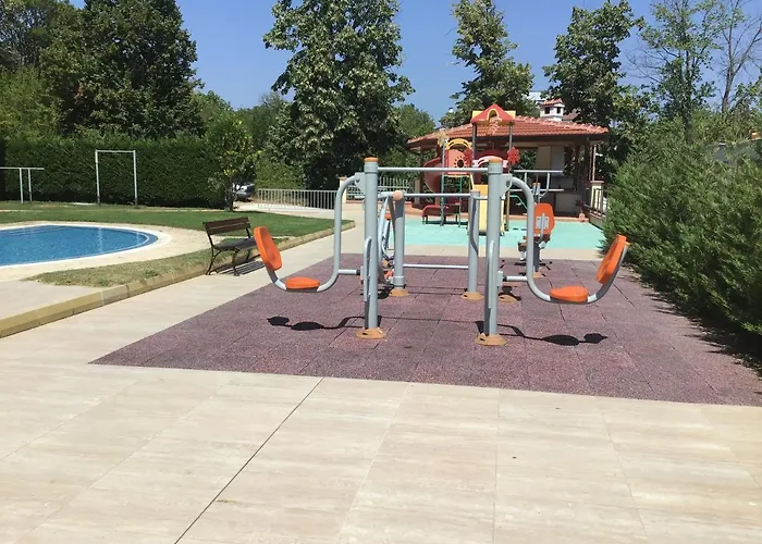 Sunnyseasons With Swimming Pool View