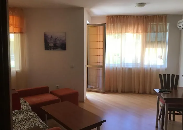 Sunnyseasons With Swimming Pool View