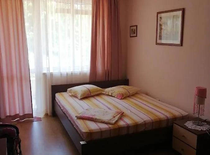 Sunnyseasons With Swimming Pool View Апартаменты *